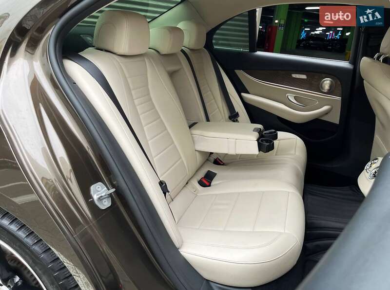 Седан Mercedes-Benz E-Class 2017 в Києві фото 13 Седан Mercedes-Benz E-Class 2017 в Києві