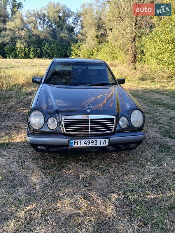 Седан Mercedes-Benz E-Class 1999 в Лубнах