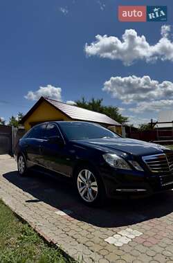 Седан Mercedes-Benz E-Class 2012 в Черновцах