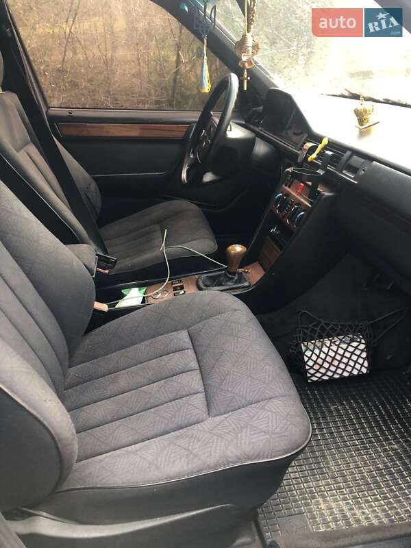 Седан Mercedes-Benz E-Class 1994 в Путиле