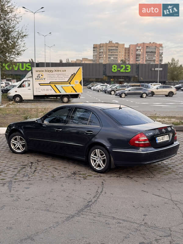 Седан Mercedes-Benz E-Class 2003 в Києві