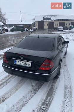 Седан Mercedes-Benz E-Class 2003 в Львове