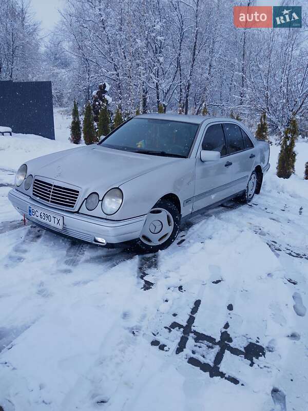 Mercedes-Benz E-Class 1996