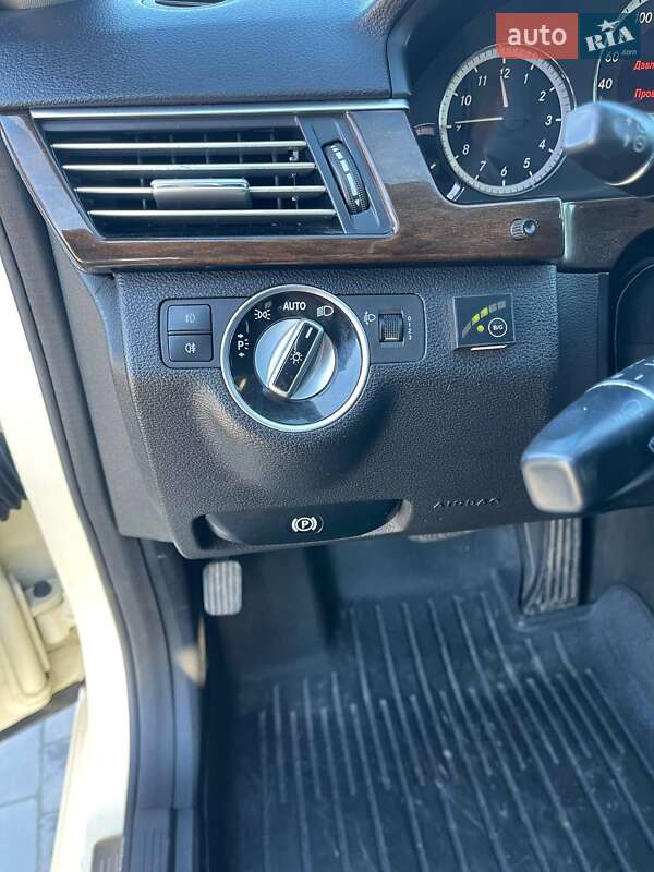 Седан Mercedes-Benz E-Class 2011 в Львові фото 15 Седан Mercedes-Benz E-Class 2011 в Львові