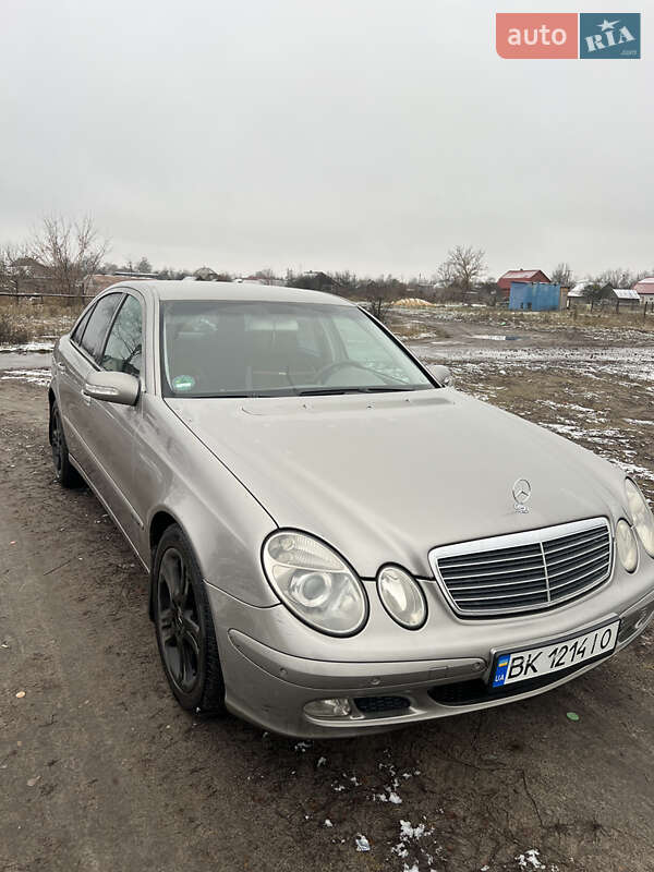 Седан Mercedes-Benz E-Class 2003 в Старом Селе