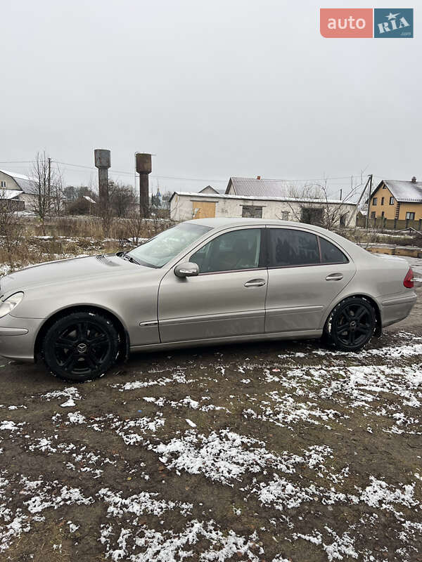 Седан Mercedes-Benz E-Class 2003 в Старом Селе