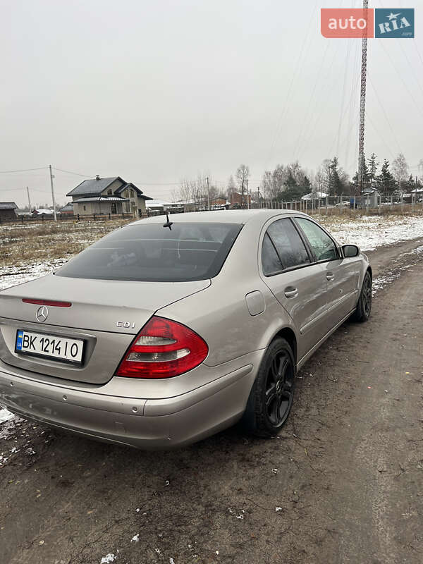 Седан Mercedes-Benz E-Class 2003 в Старом Селе