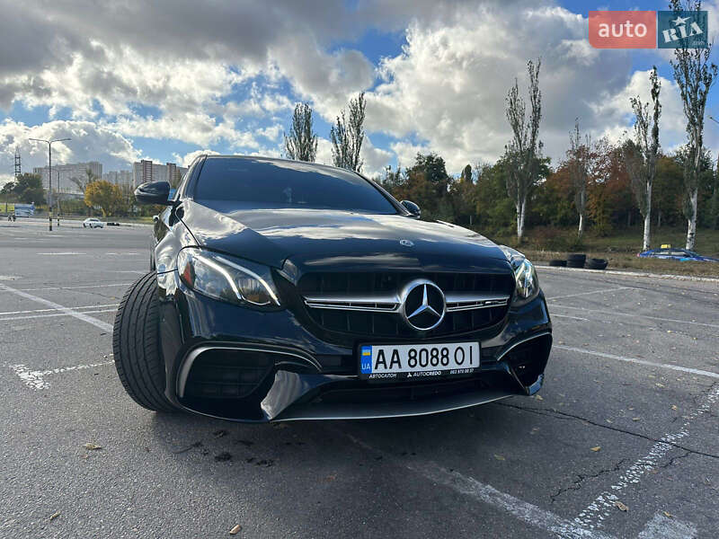 Седан Mercedes-Benz E-Class 2017 в Киеве