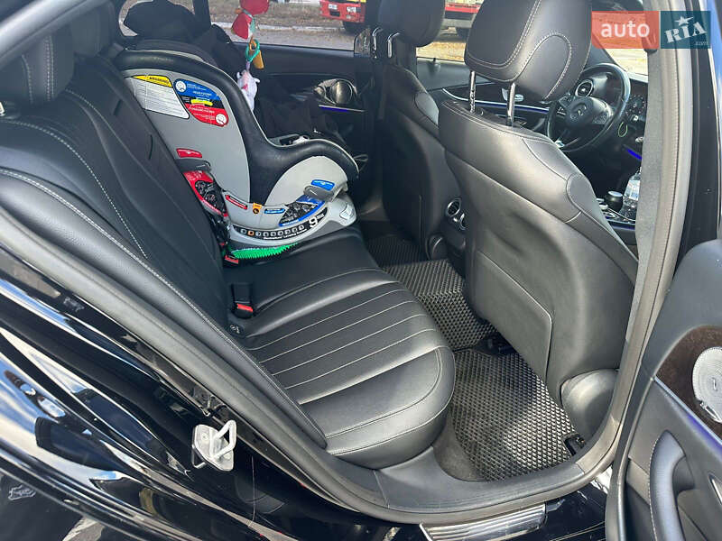 Седан Mercedes-Benz E-Class 2017 в Киеве