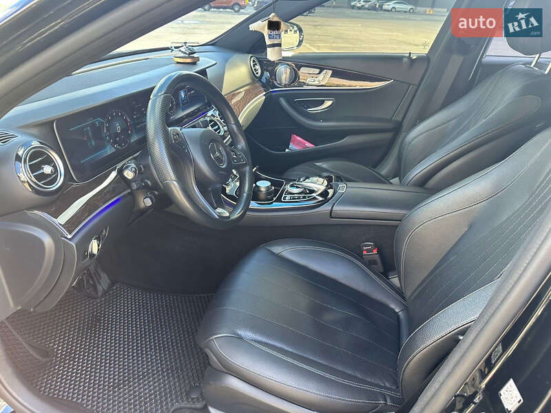 Седан Mercedes-Benz E-Class 2017 в Киеве