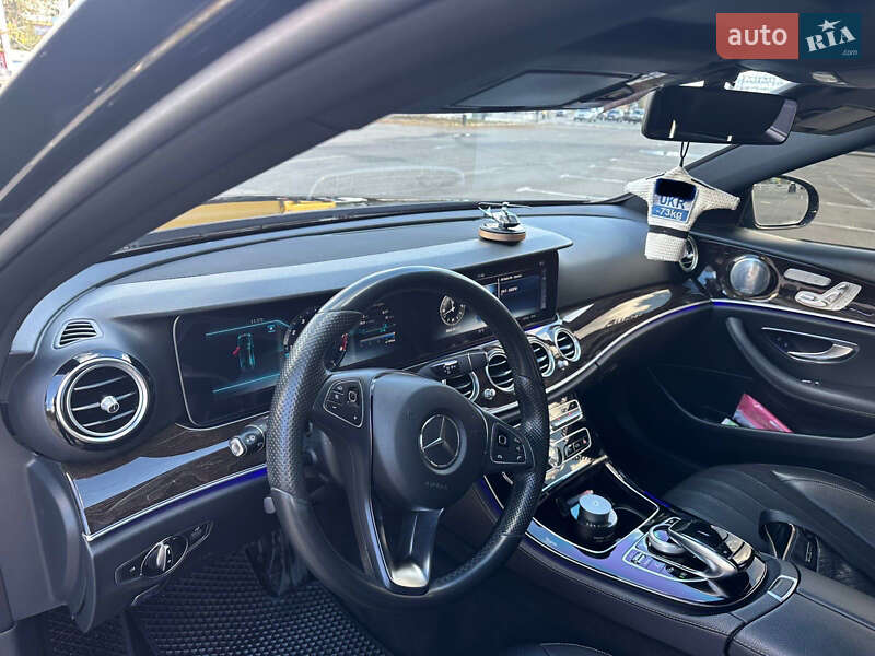 Седан Mercedes-Benz E-Class 2017 в Киеве