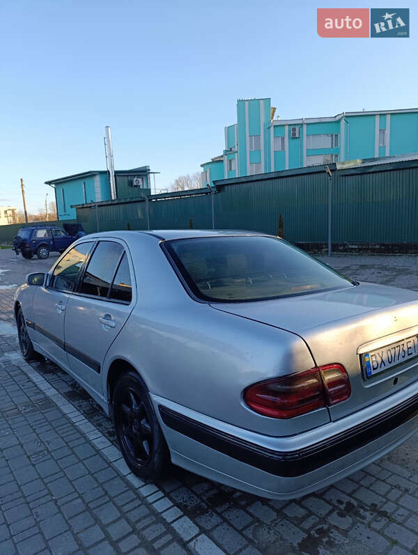 Седан Mercedes-Benz E-Class 2001 в Каменец-Подольском фото 5 Седан Mercedes-Benz E-Class 2001 в Каменец-Подольском