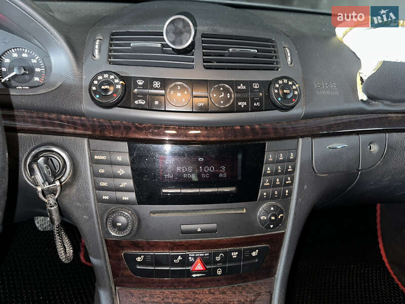 Седан Mercedes-Benz E-Class 2006 в Тульчине