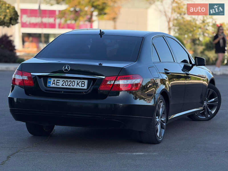 Седан Mercedes-Benz E-Class 2011 в Кривому Розі