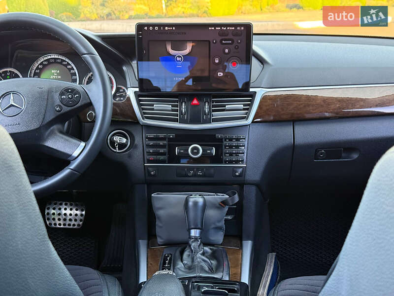 Седан Mercedes-Benz E-Class 2011 в Кривому Розі
