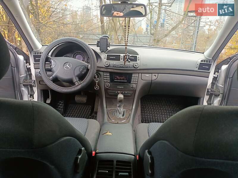Седан Mercedes-Benz E-Class 2003 в Ивано-Франковске
