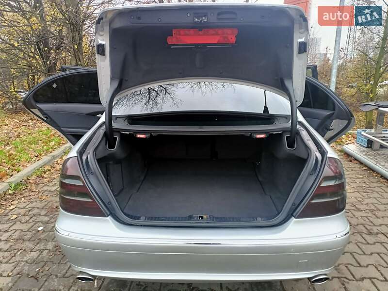 Седан Mercedes-Benz E-Class 2003 в Ивано-Франковске