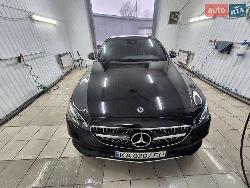Седан Mercedes-Benz E-Class 2017 в Києві