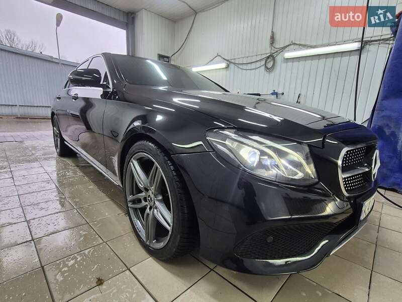 Седан Mercedes-Benz E-Class 2017 в Києві