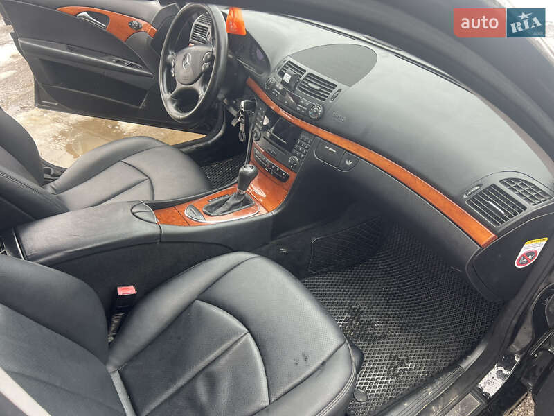 Седан Mercedes-Benz E-Class 2007 в Львове