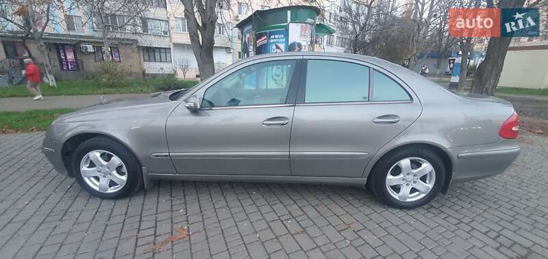 Седан Mercedes-Benz E-Class 2004 в Одессе