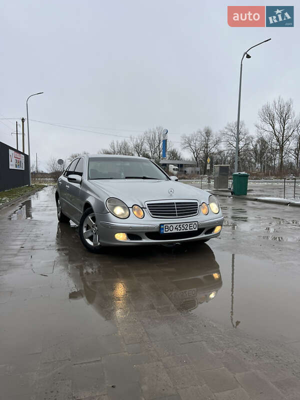 Седан Mercedes-Benz E-Class 2002 в Львові