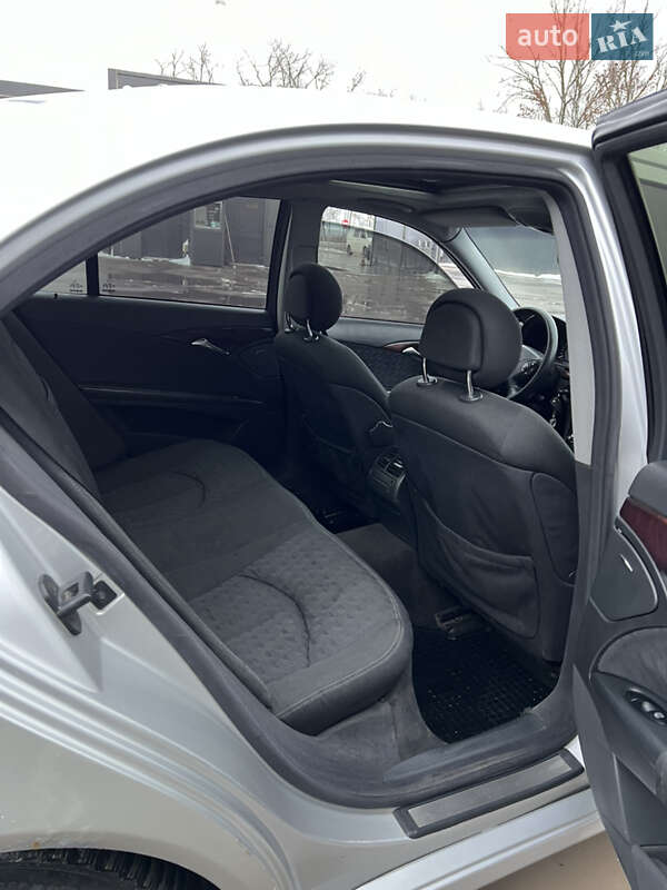 Седан Mercedes-Benz E-Class 2002 в Львові