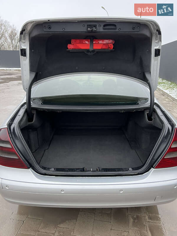Седан Mercedes-Benz E-Class 2002 в Львові