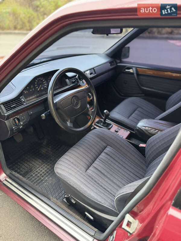 Седан Mercedes-Benz E-Class 1993 в Днепре фото 6 Седан Mercedes-Benz E-Class 1993 в Днепре
