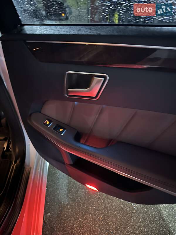 Седан Mercedes-Benz E-Class 2013 в Киеве