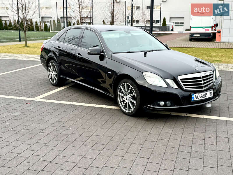 Седан Mercedes-Benz E-Class 2010 в Ужгороді