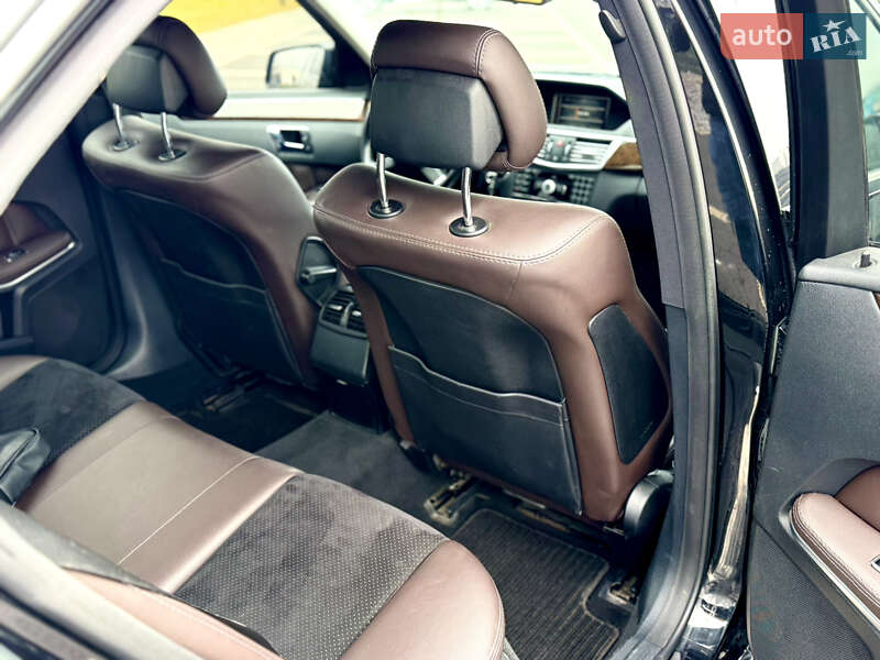 Седан Mercedes-Benz E-Class 2010 в Ужгороді