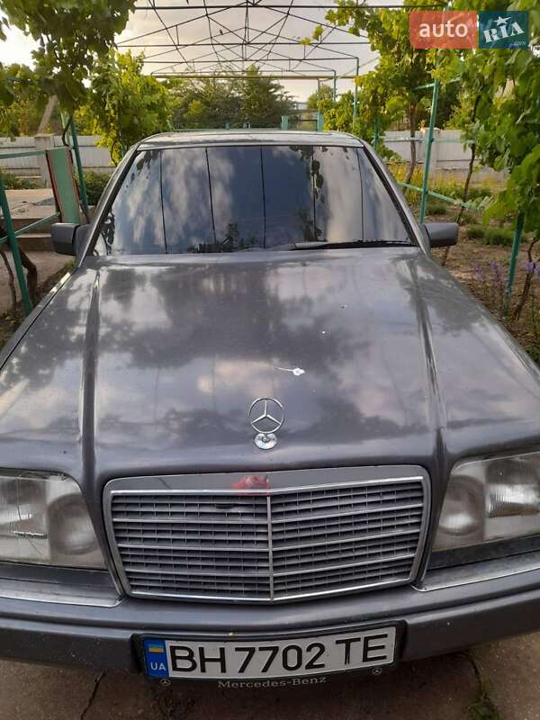 Седан Mercedes-Benz E-Class 1993 в Тернополе