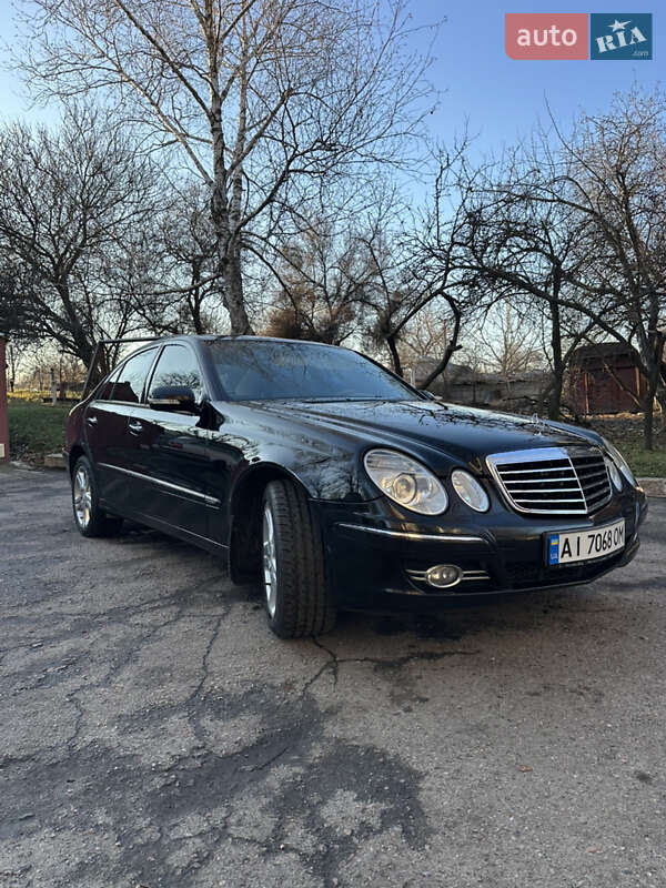 Седан Mercedes-Benz E-Class 2008 в Смеле