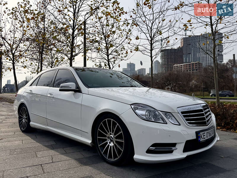 Седан Mercedes-Benz E-Class 2012 в Дніпрі