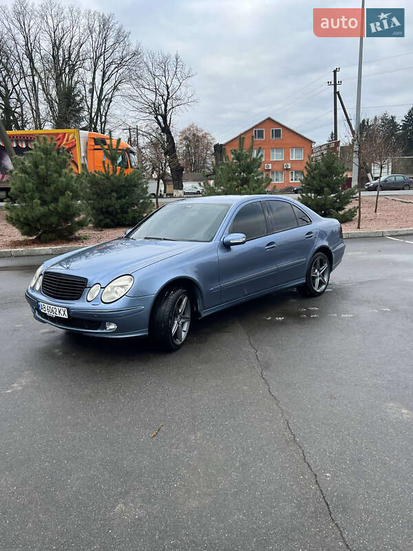 Седан Mercedes-Benz E-Class 2004 в Немирові