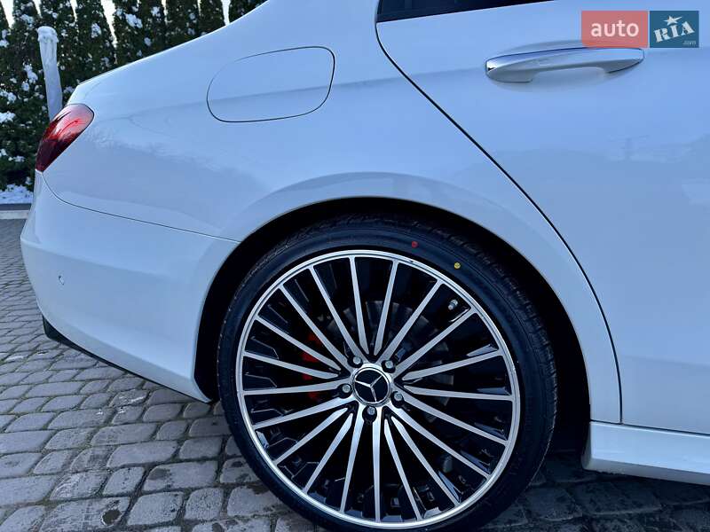 Седан Mercedes-Benz E-Class 2019 в Львові