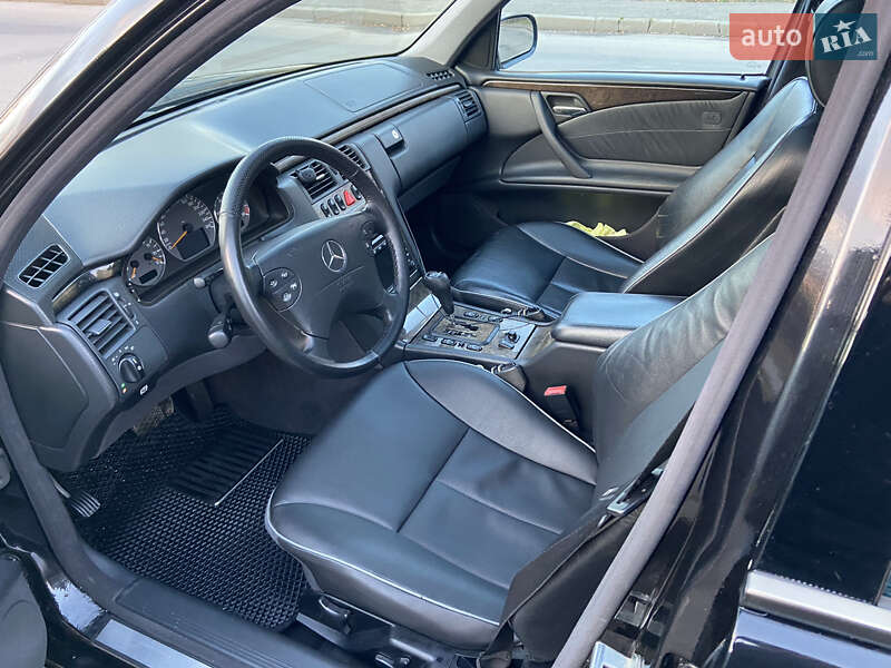 Седан Mercedes-Benz E-Class 2000 в Луцьку