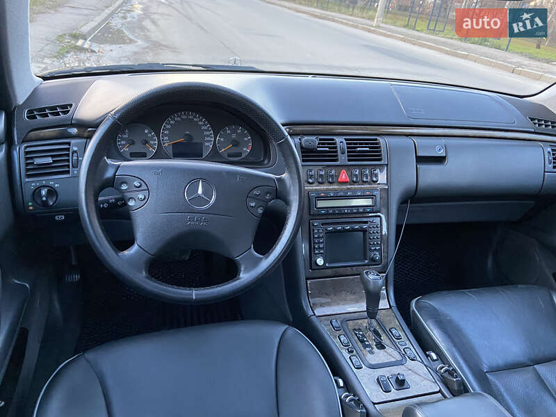 Седан Mercedes-Benz E-Class 2000 в Луцьку