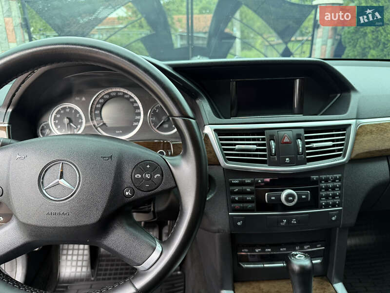 Седан Mercedes-Benz E-Class 2009 в Коломые