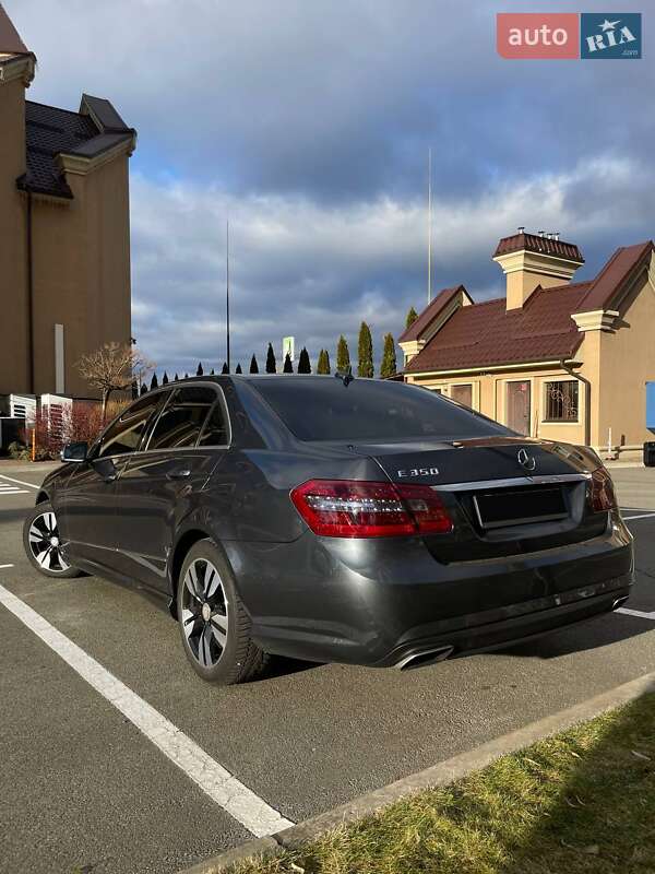 Седан Mercedes-Benz E-Class 2011 в Киеве