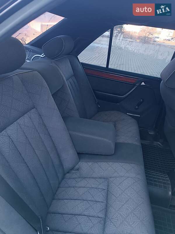 Седан Mercedes-Benz E-Class 1994 в Коломые