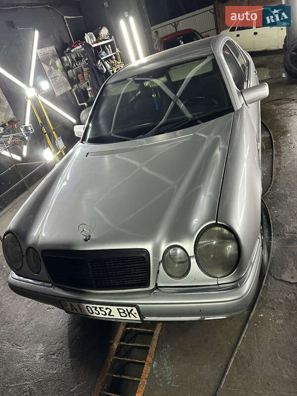 Седан Mercedes-Benz E-Class 1996 в Василькове фото Седан Mercedes-Benz E-Class 1996 в Василькове
