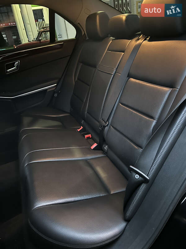 Седан Mercedes-Benz E-Class 2011 в Одесі