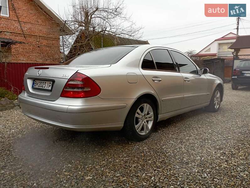 Седан Mercedes-Benz E-Class 2004 в Снятині