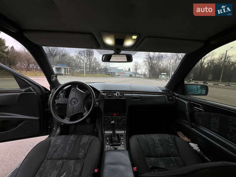 Седан Mercedes-Benz E-Class 1999 в Городку