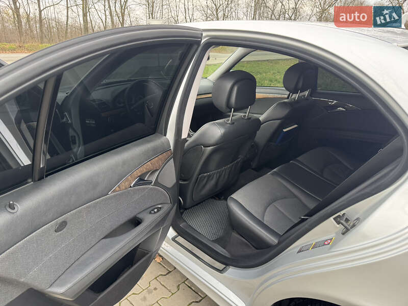 Седан Mercedes-Benz E-Class 2008 в Сторожинці