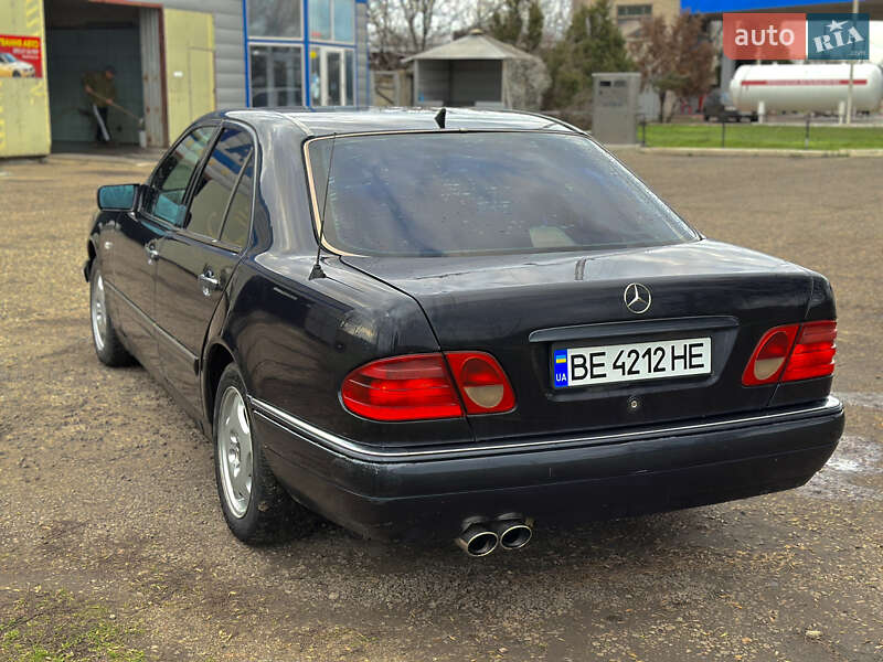 Седан Mercedes-Benz E-Class 1996 в Вознесенске