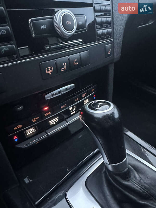 Седан Mercedes-Benz E-Class 2010 в Киеве