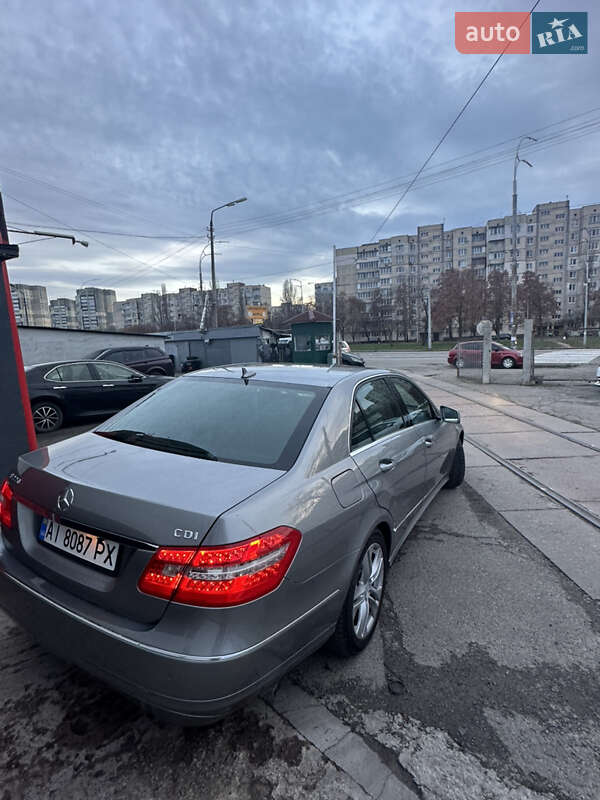 Седан Mercedes-Benz E-Class 2010 в Киеве